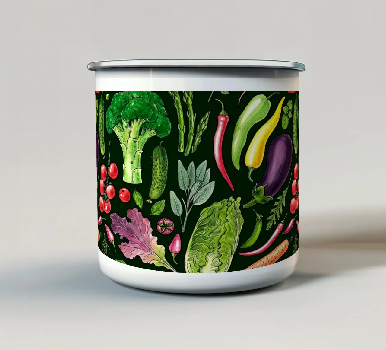 Raccolta di verdure ed erbe aromatiche in nero tazza in smalto da Painted Nature