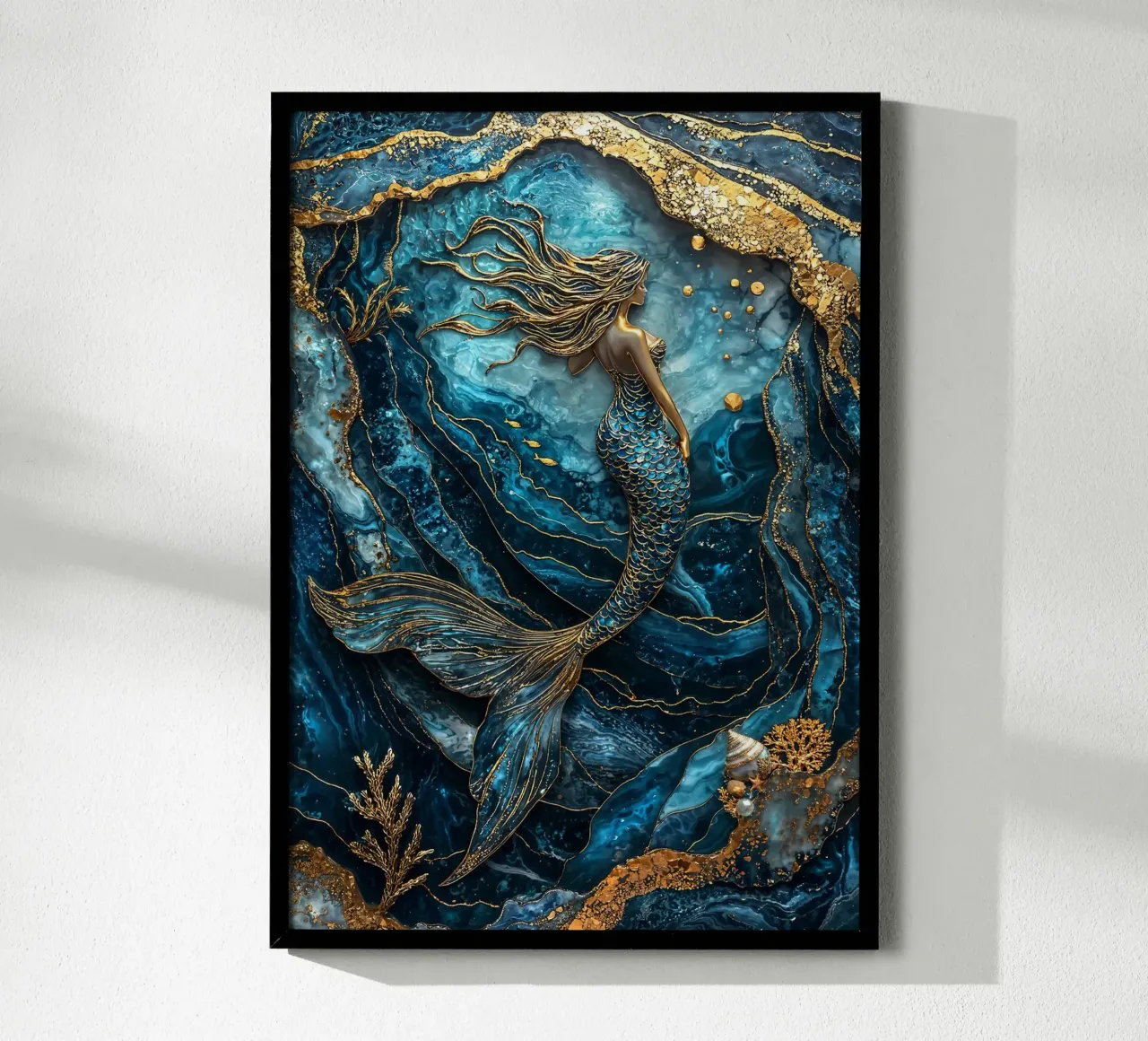 Golden Tide Siren poster con telaio in plastica da Pixaverse