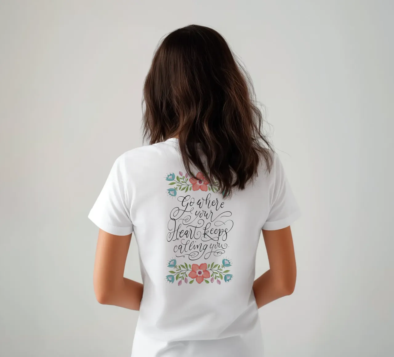Go where your heart keeps calling you. Hand Lettering. Zitat t-shirt da CalliLetters