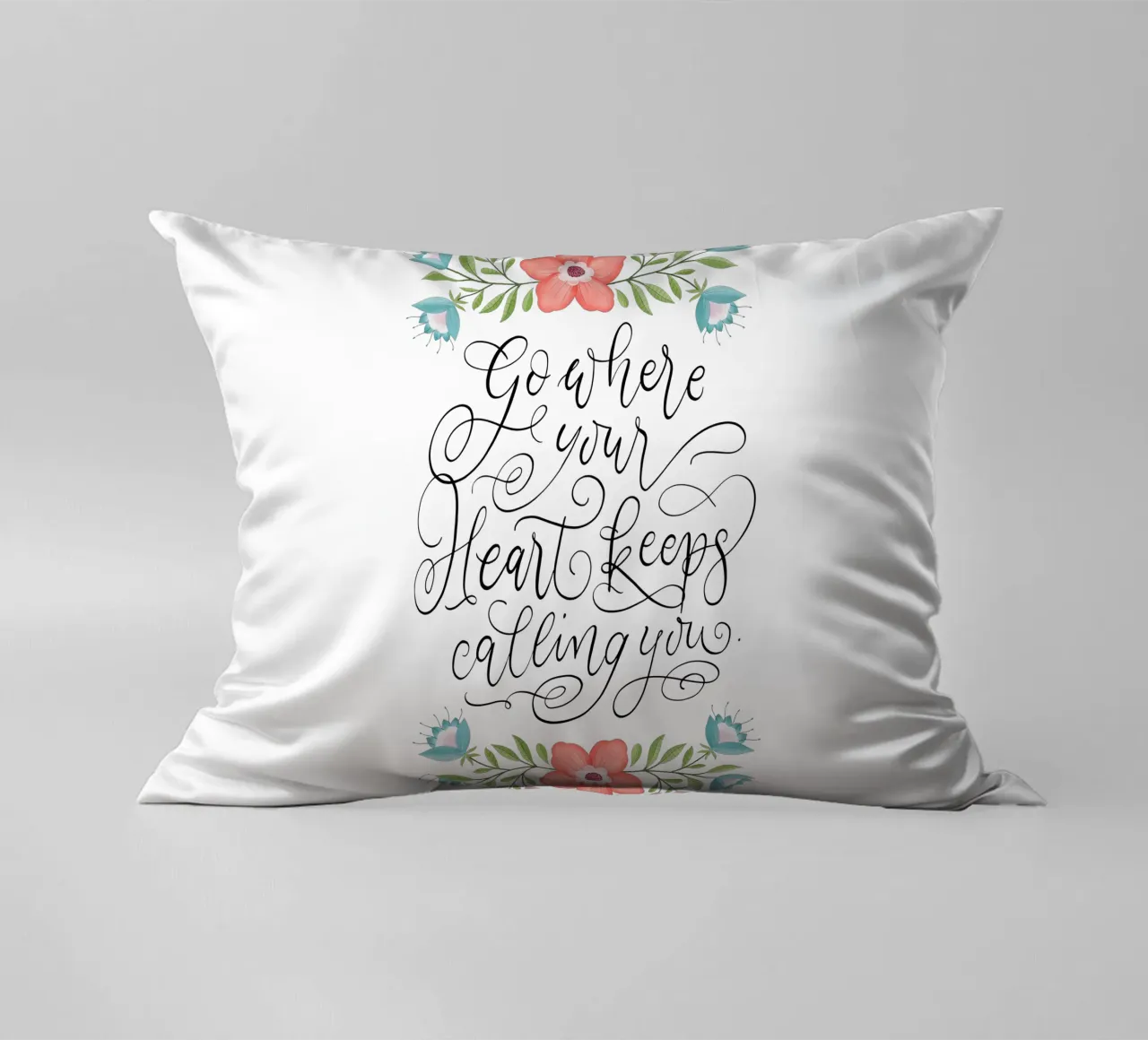 Go where your heart keeps calling you. Hand Lettering. Zitat cuscino da CalliLetters