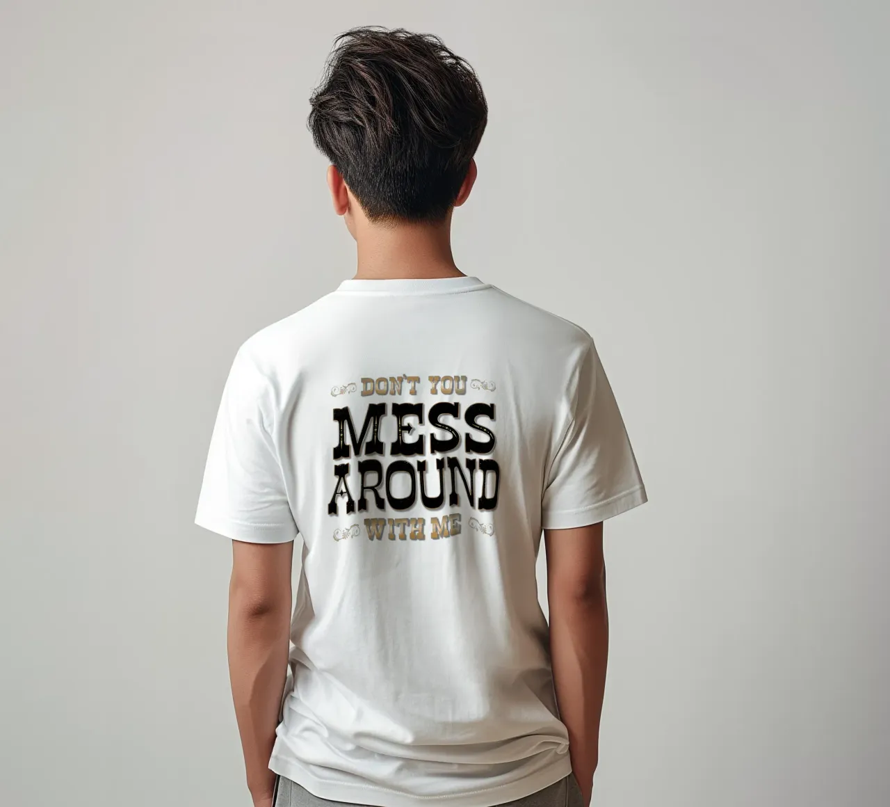Non scherzare con me. Stile occidentale. Lettering fresco t-shirt da CalliLetters