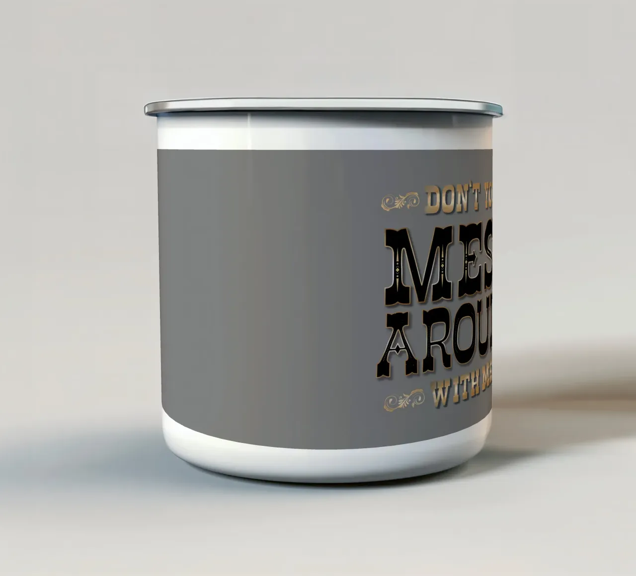 Non scherzare con me. Stile occidentale. Lettering fresco tazza in smalto da CalliLetters