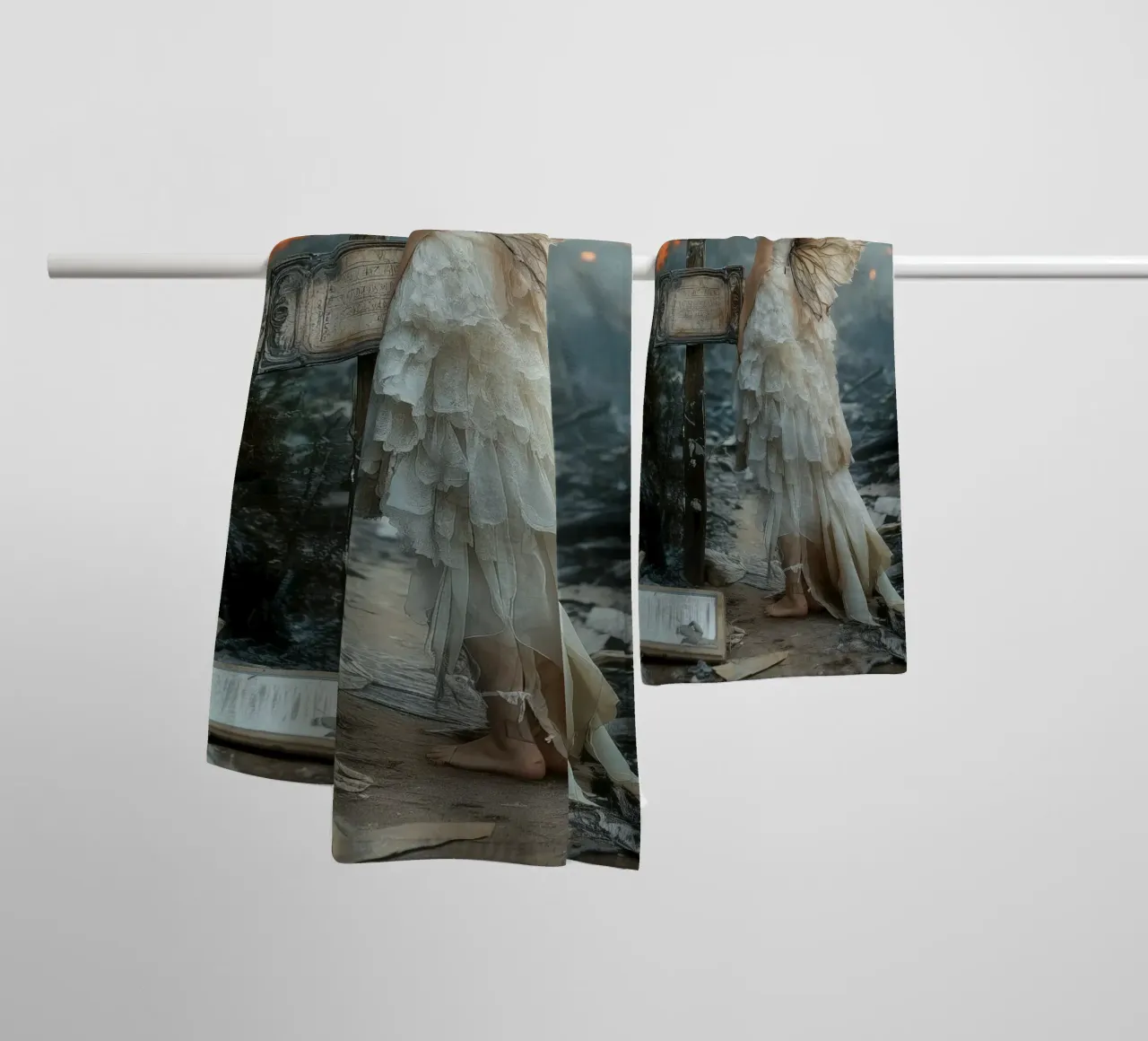 The Forgotten Path - Lost Fairy Art Print asciugamano da bagno da Synthaira