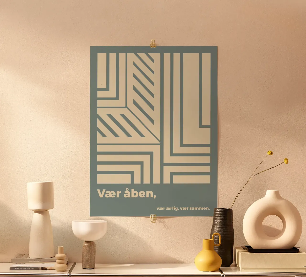 Siate aperti poster con telaio in alluminio da MODERN NUANCE