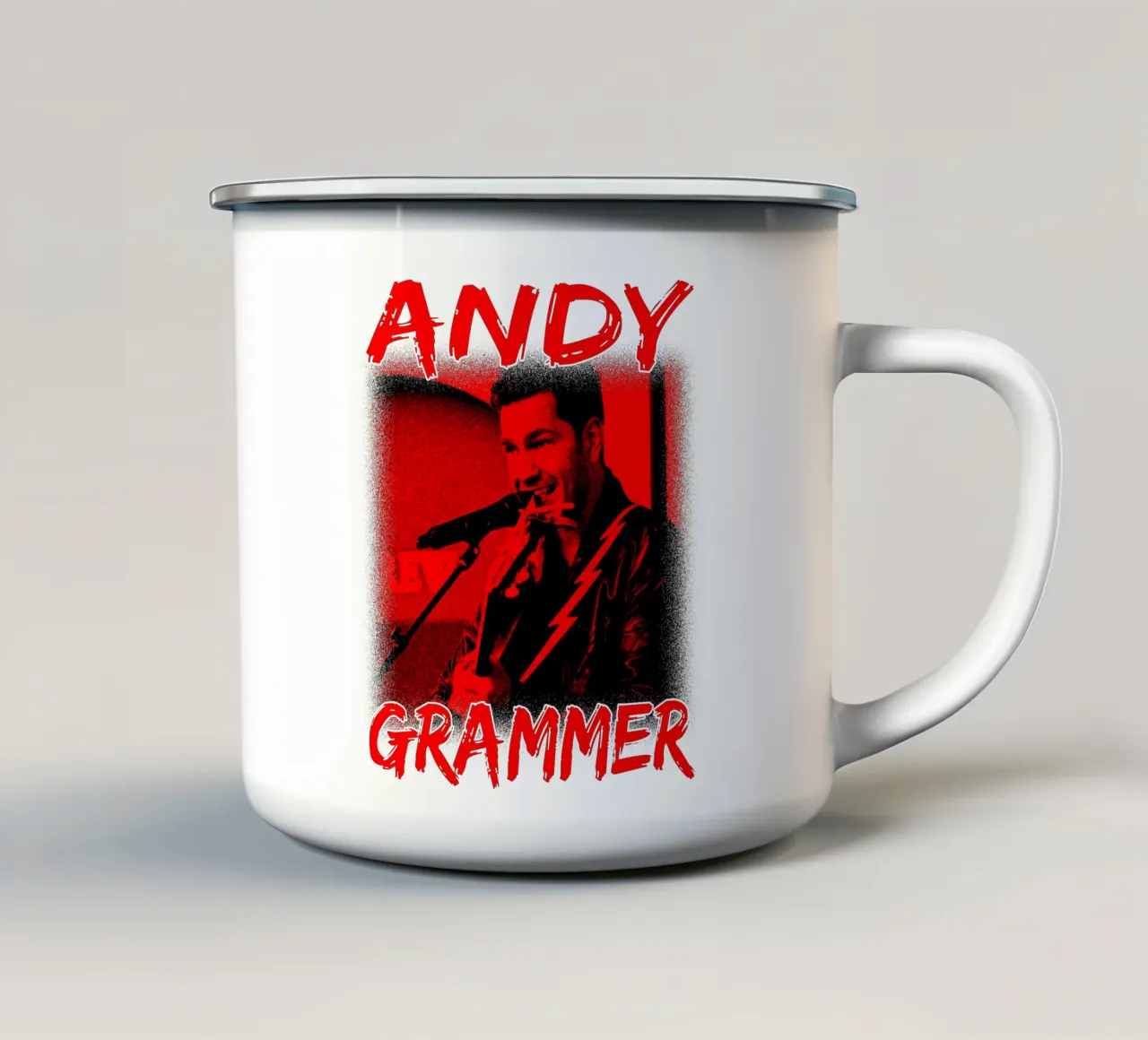 Silhouette in stile pop di Andy Grammer tazza in smalto da grass.studio_