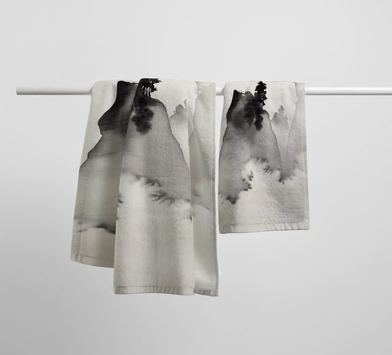 Mountains (right from the triptych Three Evening Scenes) asciugamano da bagno da vintageshop