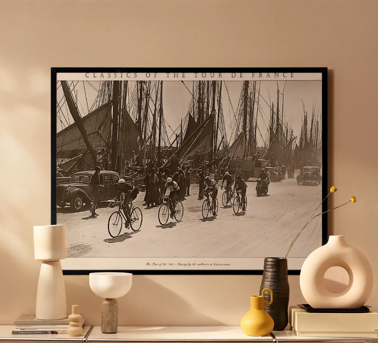 course dans le passé, avec des bateaux à l'arrière-plan poster de addelia shope
