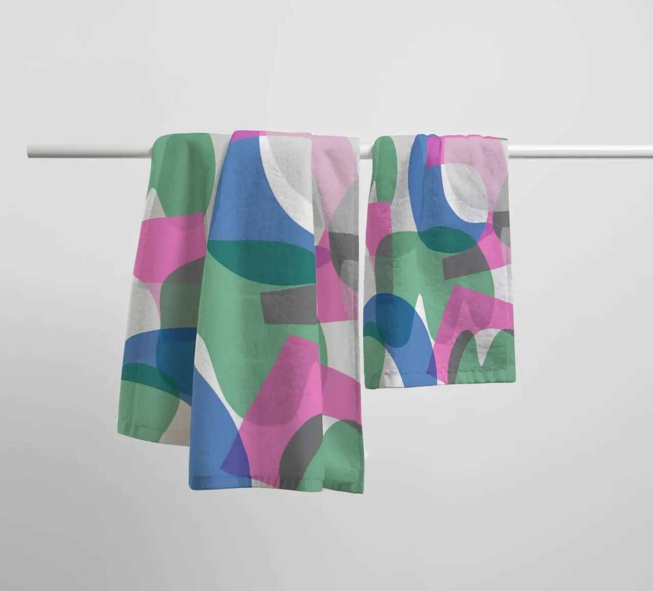 Sovrapposizione di forme asciugamano da bagno da Little Dean