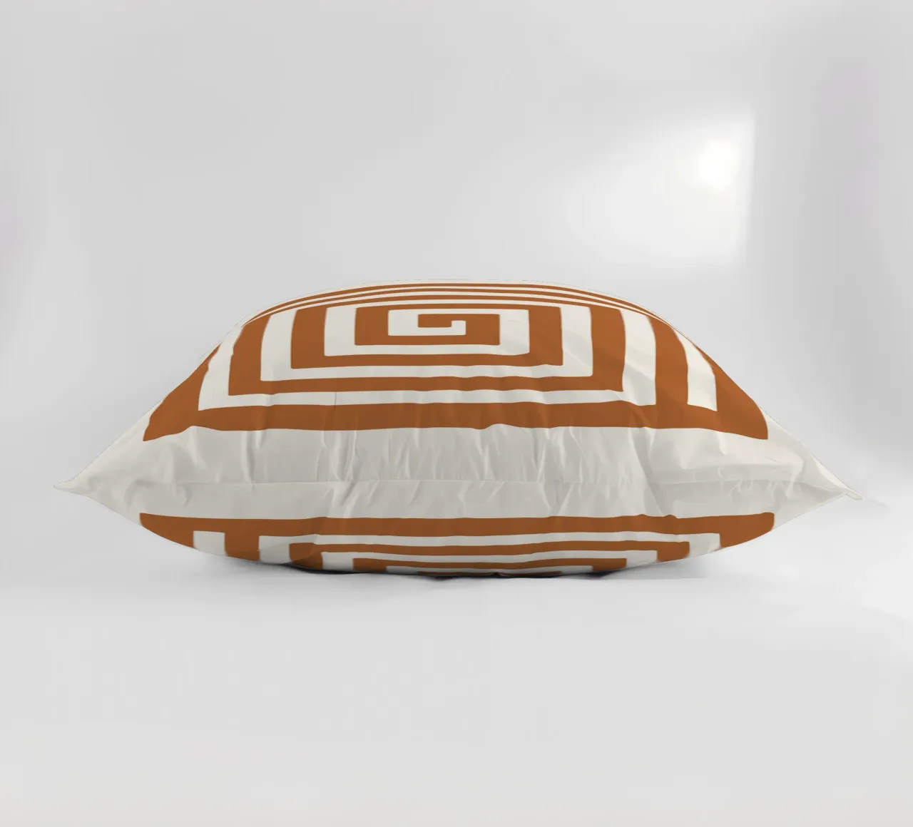 Maze in Earth Tone Square cuscino da LisaArtes