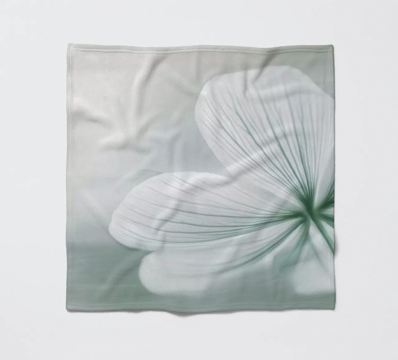 Fiore bianco e verde coperta in pile da Imagine