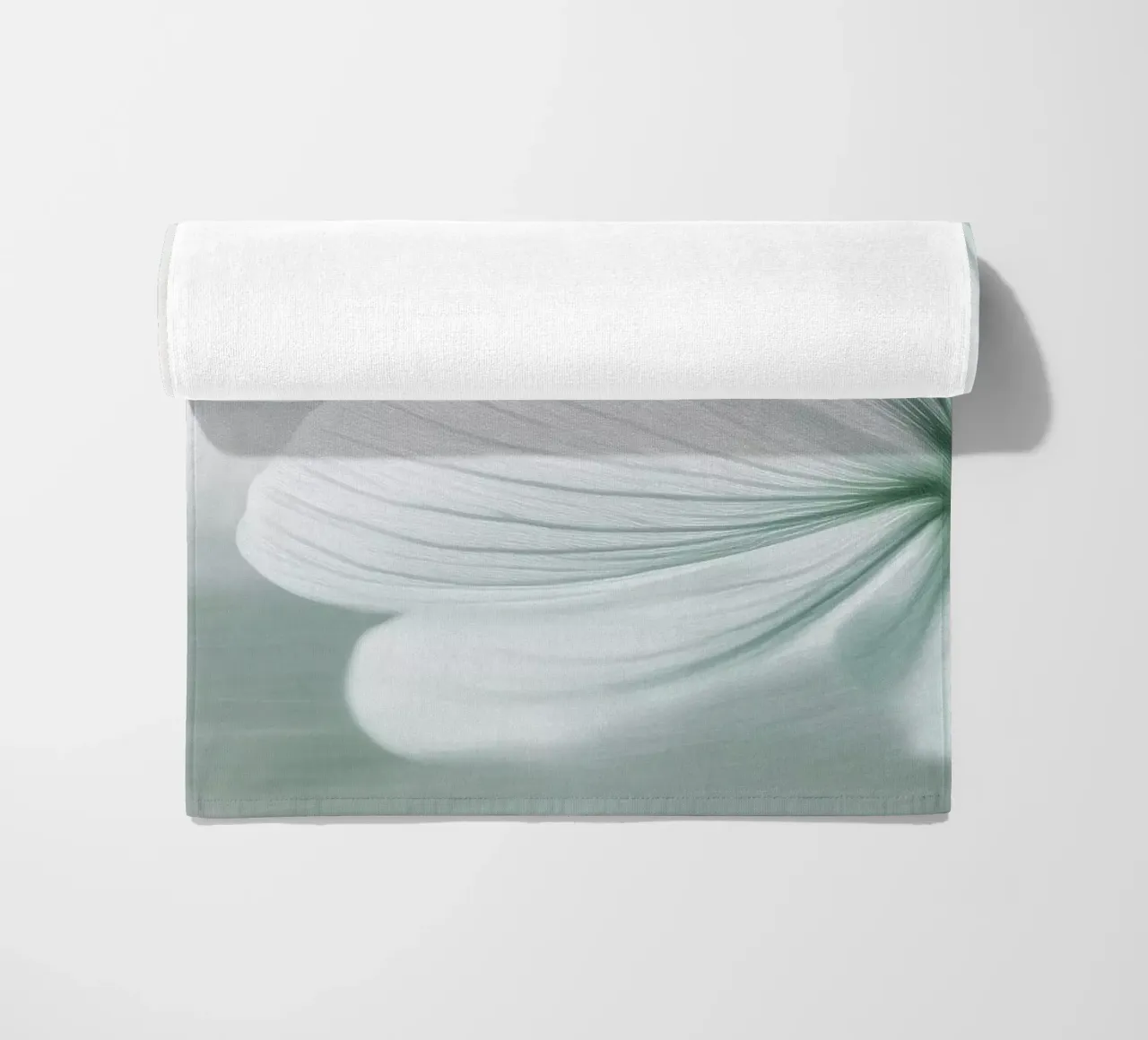 Fiore bianco e verde telo mare da Imagine