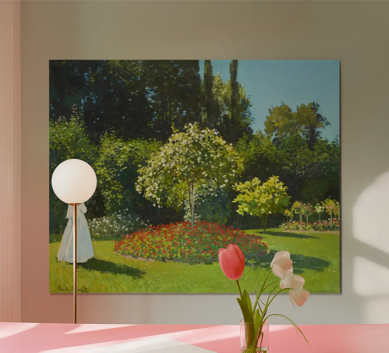 Claude Monet - Signora in giardino poster con telaio in legno da Art History