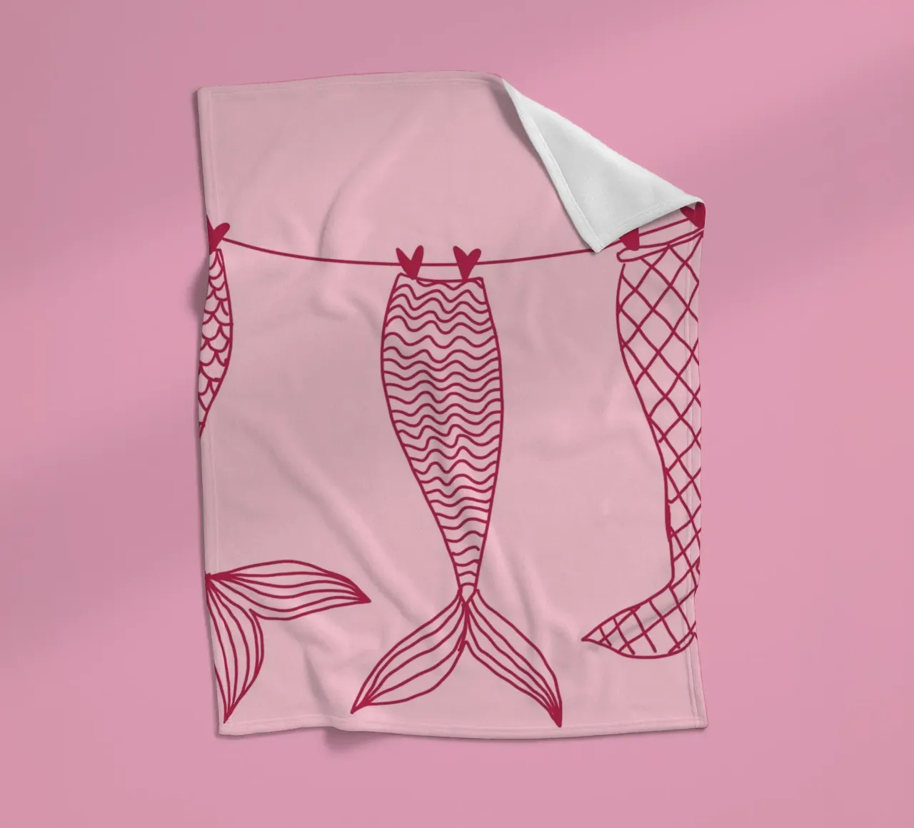 Code di sirena su uno stendino, arte minimalista coperta in pile da vintagepod
