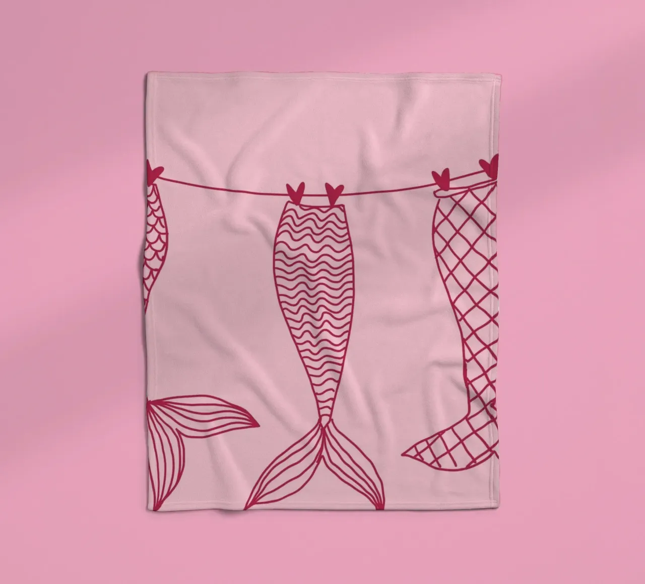 Code di sirena su uno stendino, arte minimalista coperta in pile da vintagepod