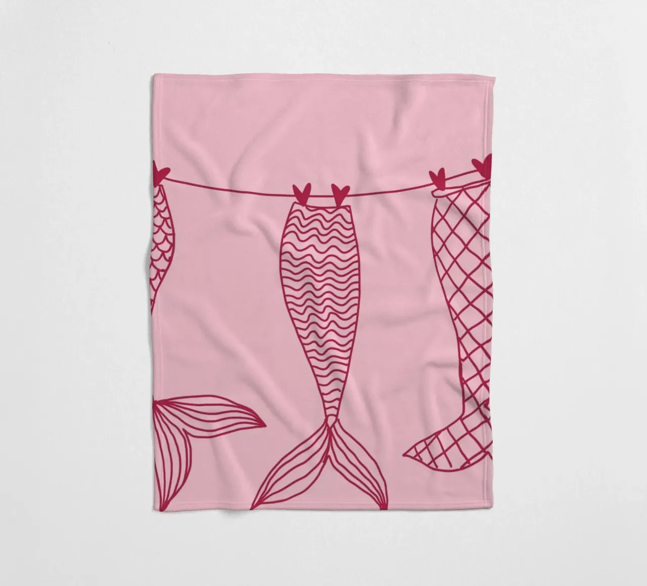 Code di sirena su uno stendino, arte minimalista coperta in pile da vintagepod
