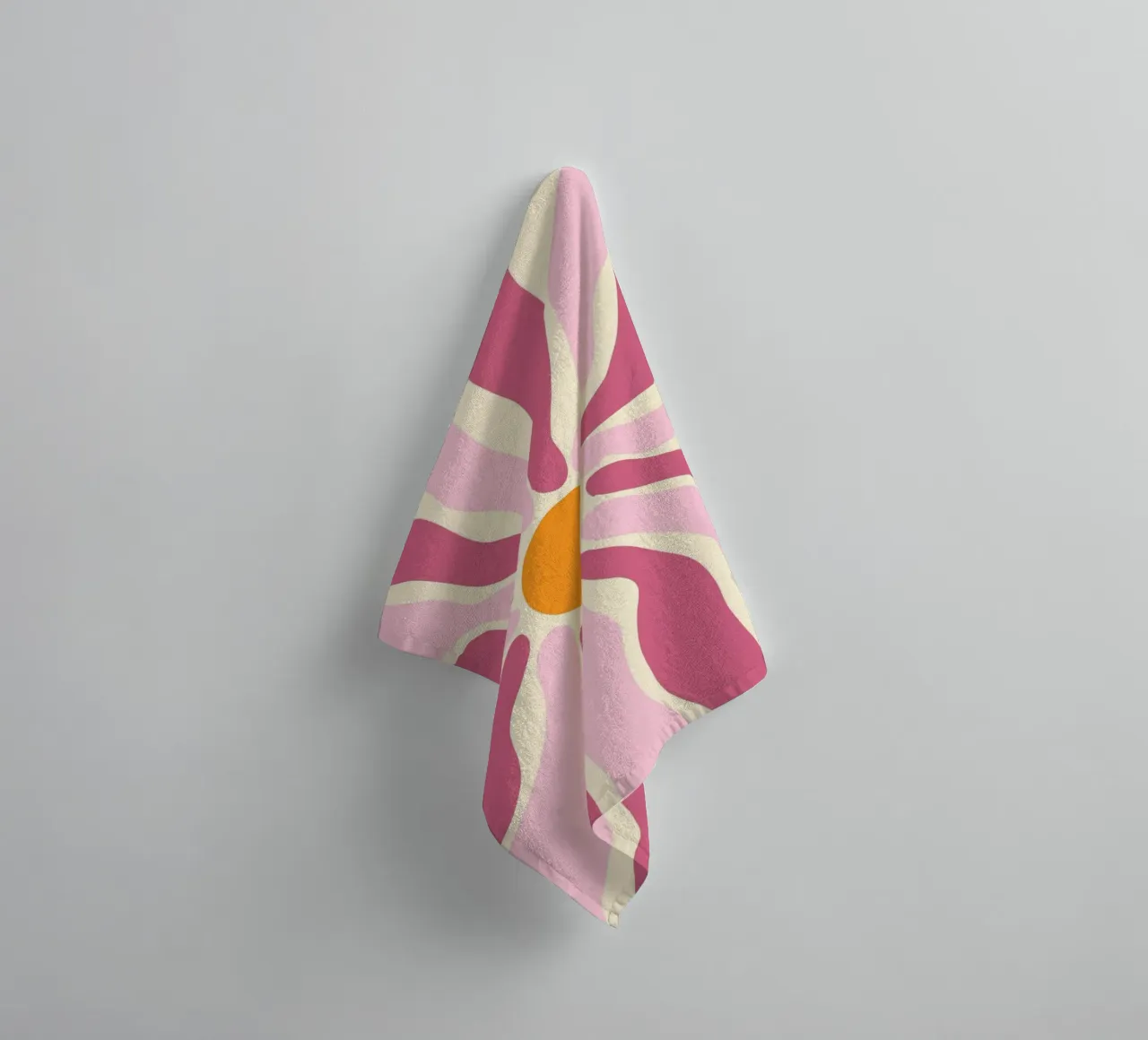 Retro Bloemen Zon, Groovy Abstracte Kunstdruk badhanddoek van vintagepod