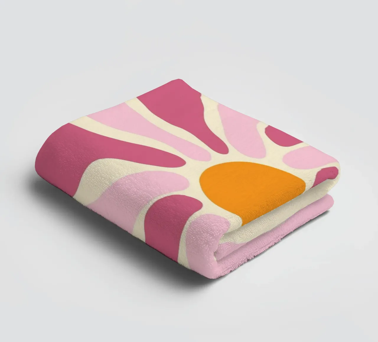 Retro Bloemen Zon, Groovy Abstracte Kunstdruk badhanddoek van vintagepod