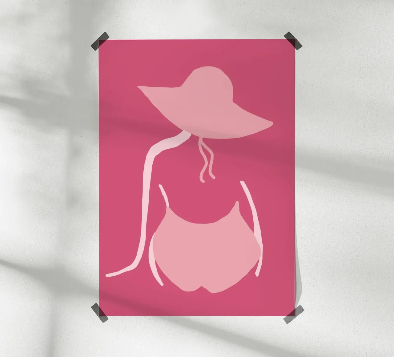 Ragazza da spiaggia minimalista, silhouette estiva poster con telaio in plastica da vintagepod