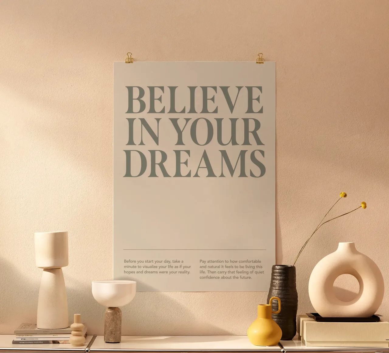 Cree en tus sueños - Inspirational Typography Wall Art poster con marco de madera de maluniq