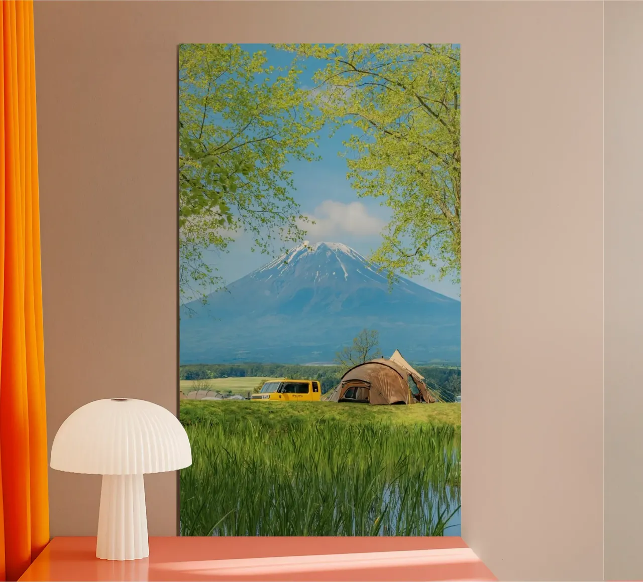 camping in forest poster con telaio in legno da carsa