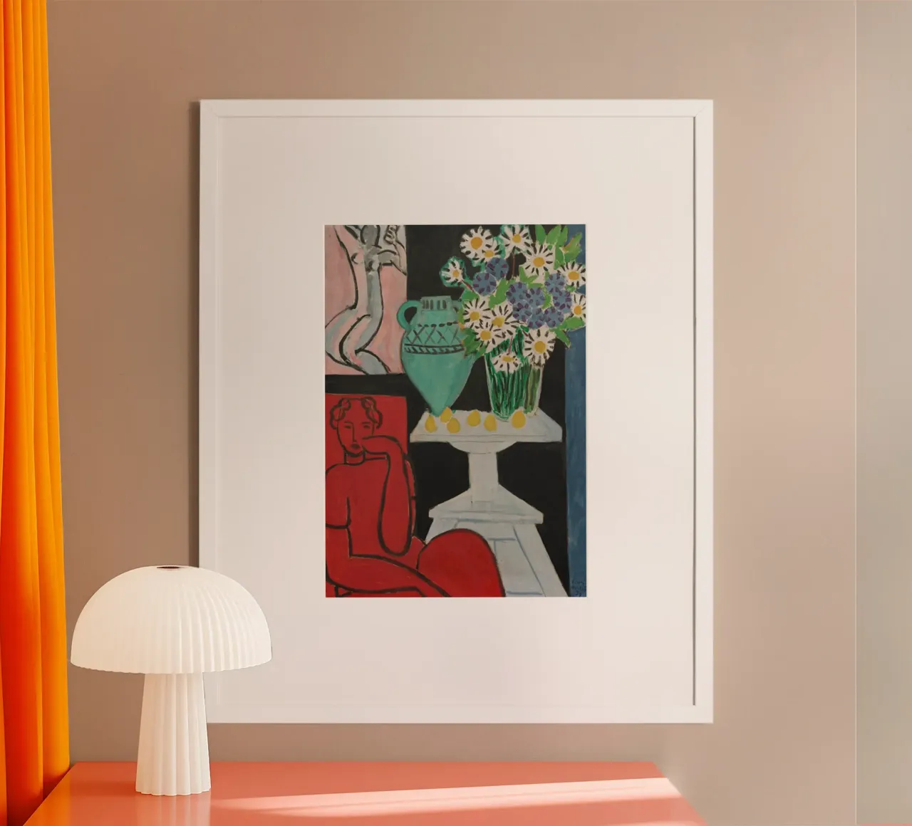 mooie zittende vrouw pose poster met kunststof frame van briyan shop
