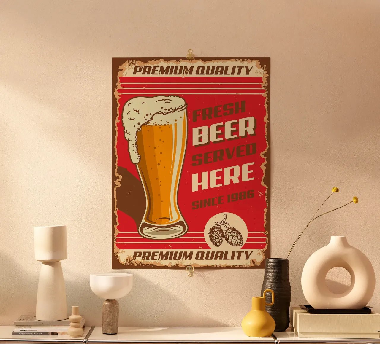 Birra fresca servita qui poster da Anna Müller