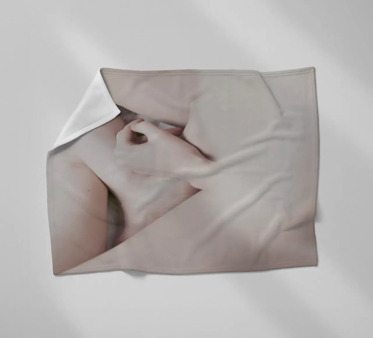 The Silkmoth 4 coperta in pile da Paul Aidan Perry