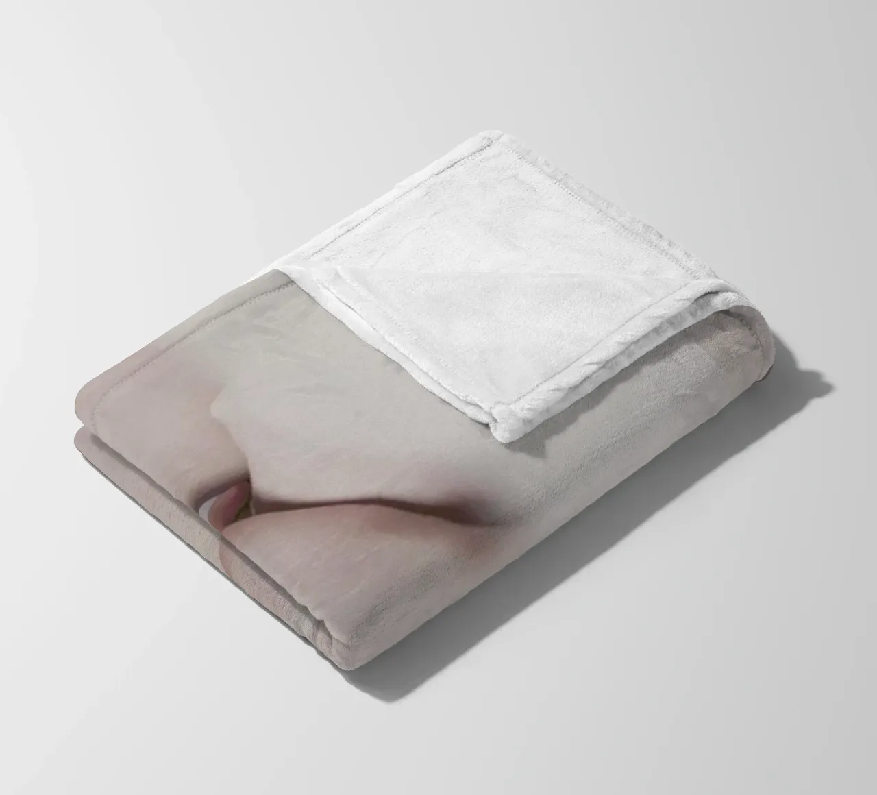 The Silkmoth 4 coperta in pile da Paul Aidan Perry