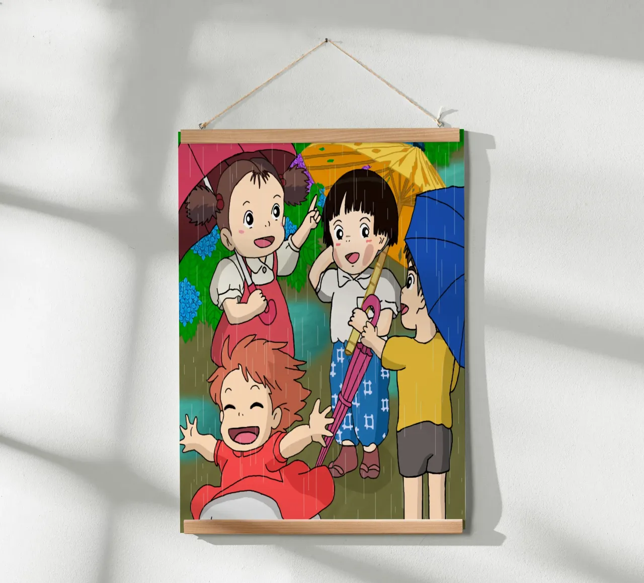 Ponyo che gioca sotto la pioggia poster da sophielouise.designs
