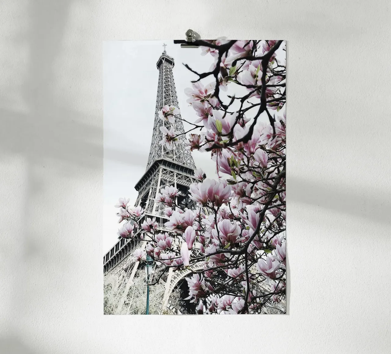 Parigi di Dmitry Belov poster con telaio in legno da Oscar Frazier