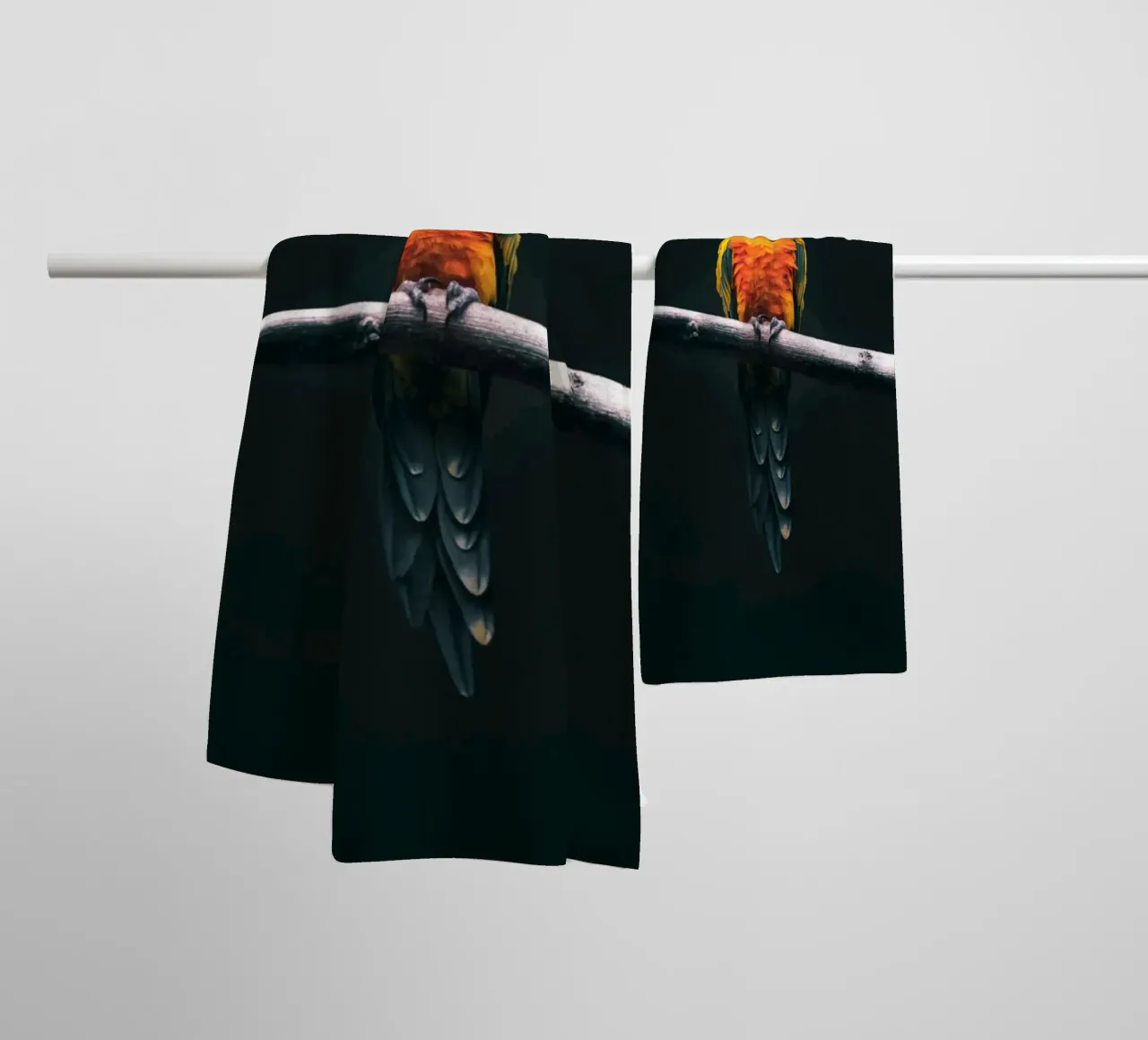 Conure soleil sur une branche serviette de bain de Nature's Palette