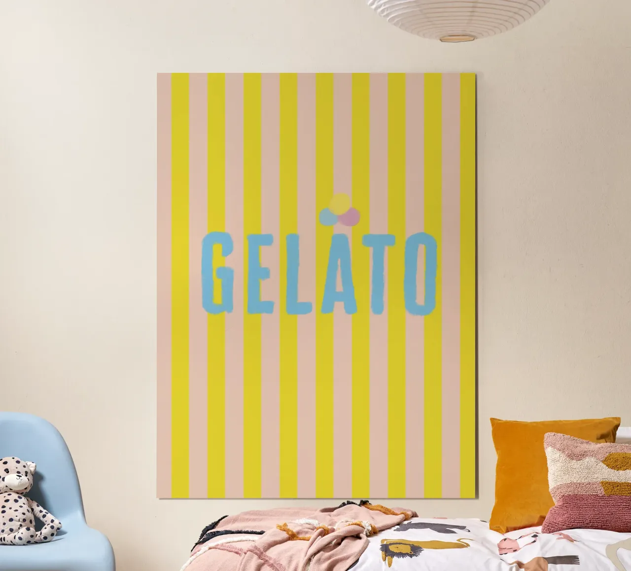 Blu gelataio su strisce giallo limone poster con telaio in legno da Alisa Knöß