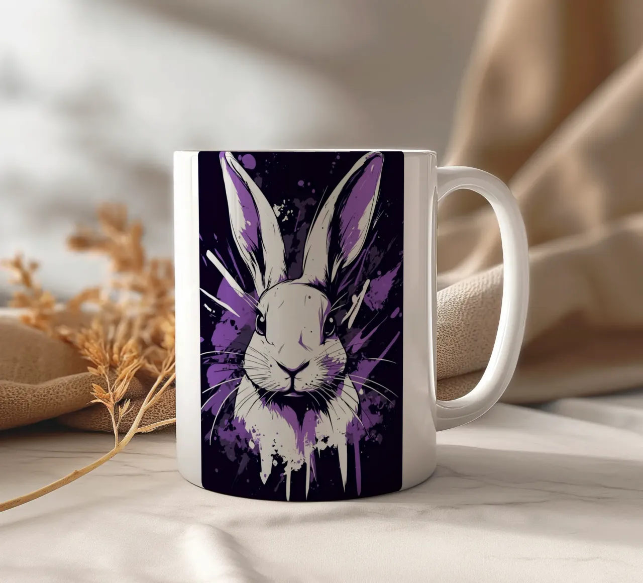 Coniglio bianco con spruzzi di colore tazza in ceramica da pixelbull - medieval art and more