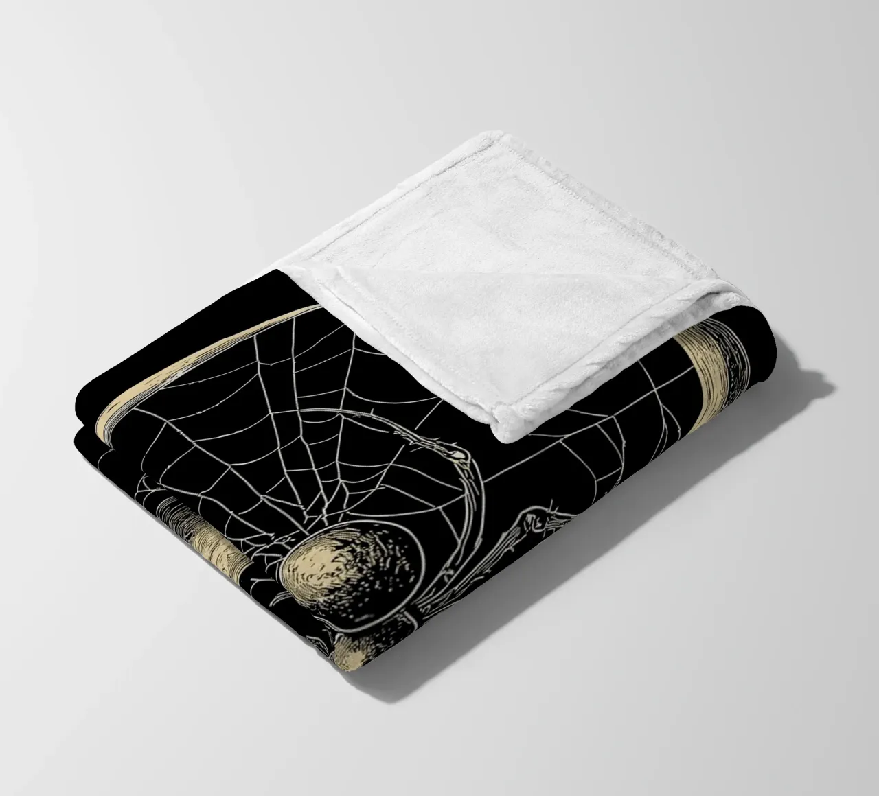 Ragno nella luna crescente coperta in pile da pixelbull - medieval art and more
