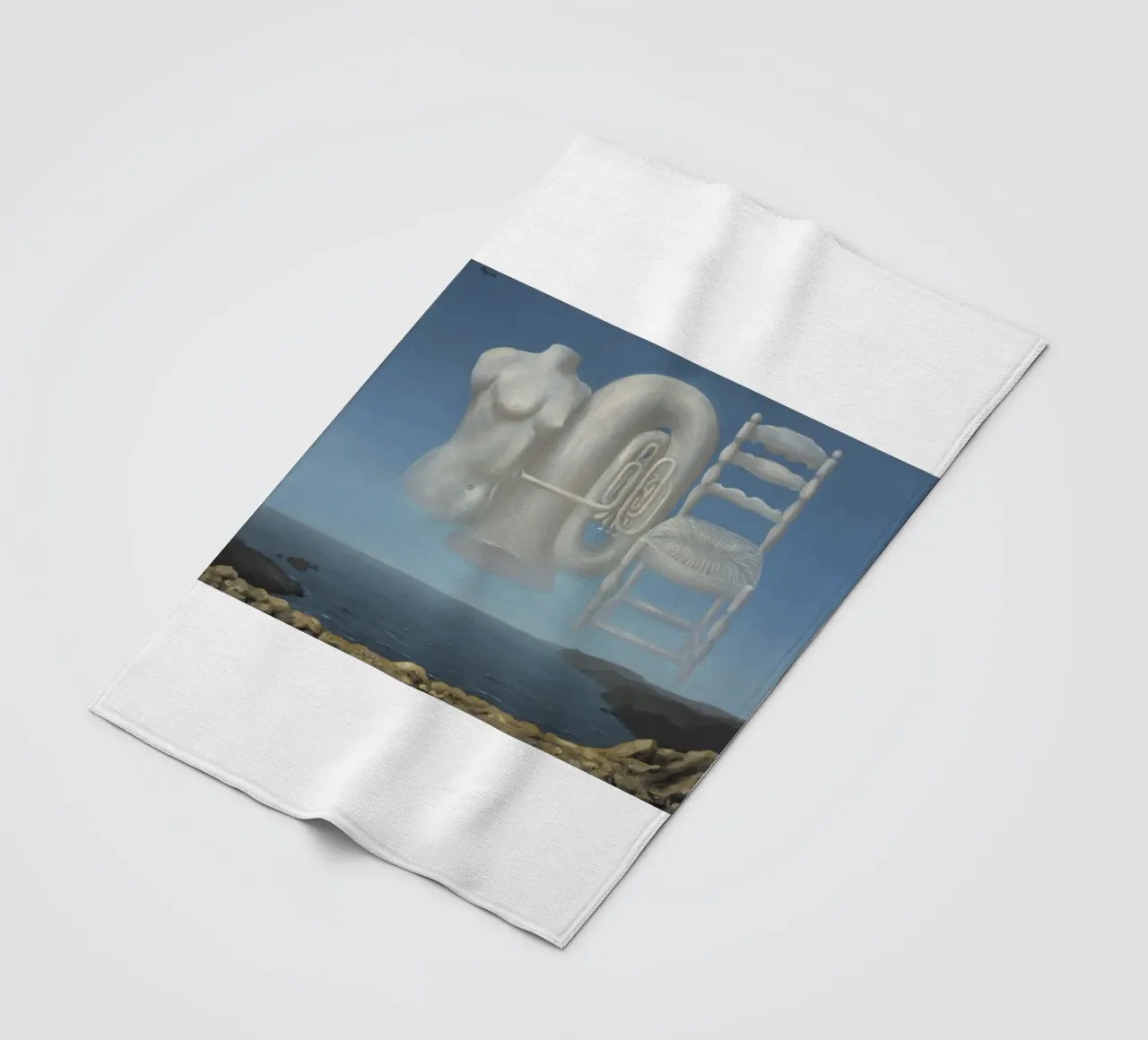 Le Temps Menaçant (Tempo minaccioso) di René Magritte coperta in pile da Corene Morar