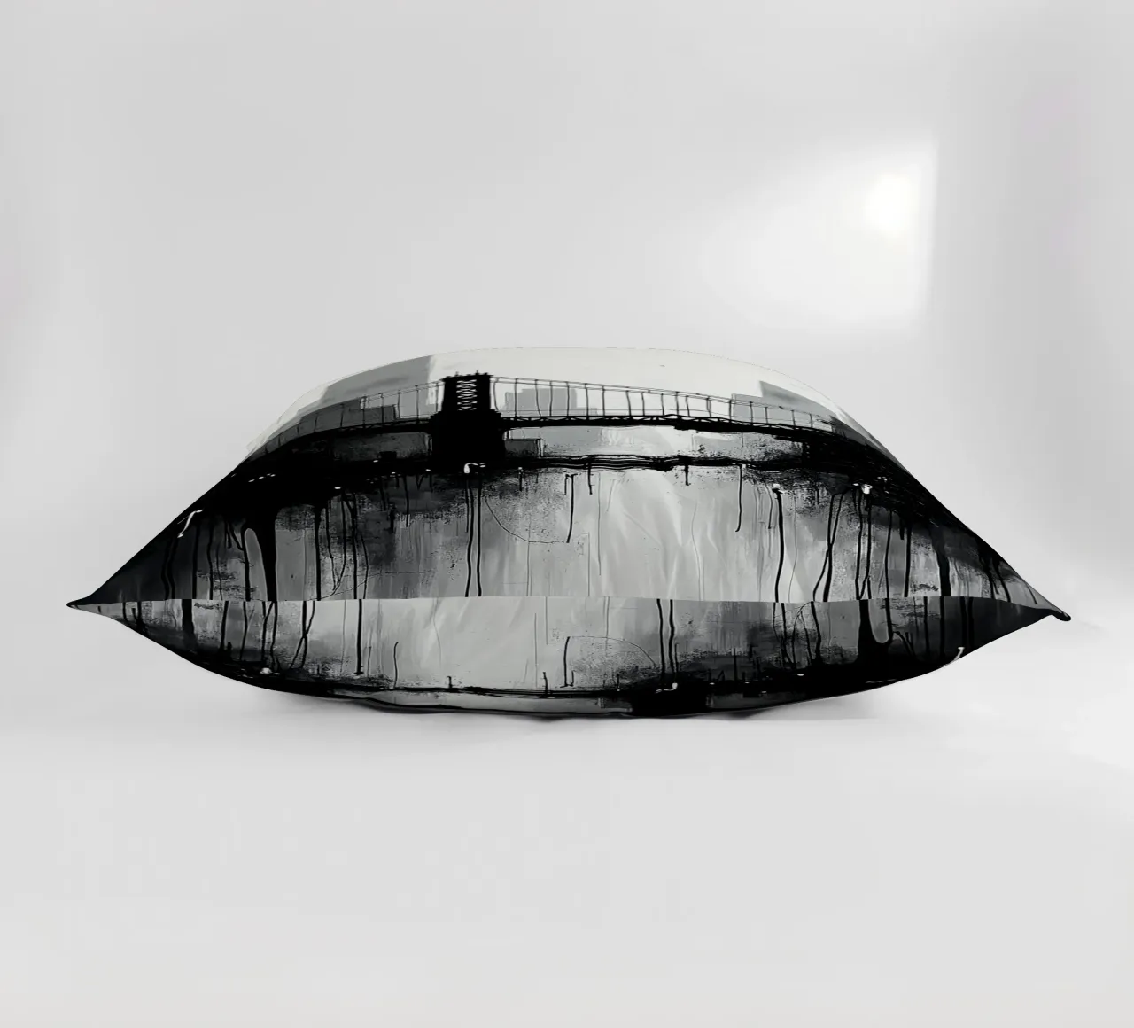 Skyline con ponte_2 cuscino da Fantasie & Mystikwelten by LK