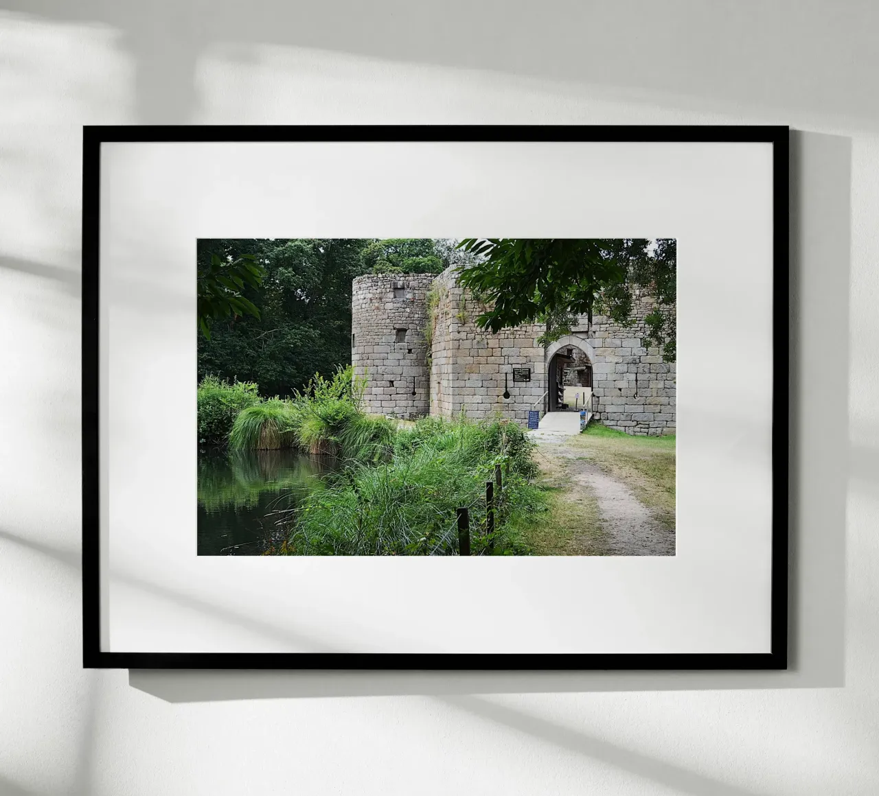 FAA351 CHATEAU DE TONQUEDEC poster con telaio in plastica da Thierry vobmann photography