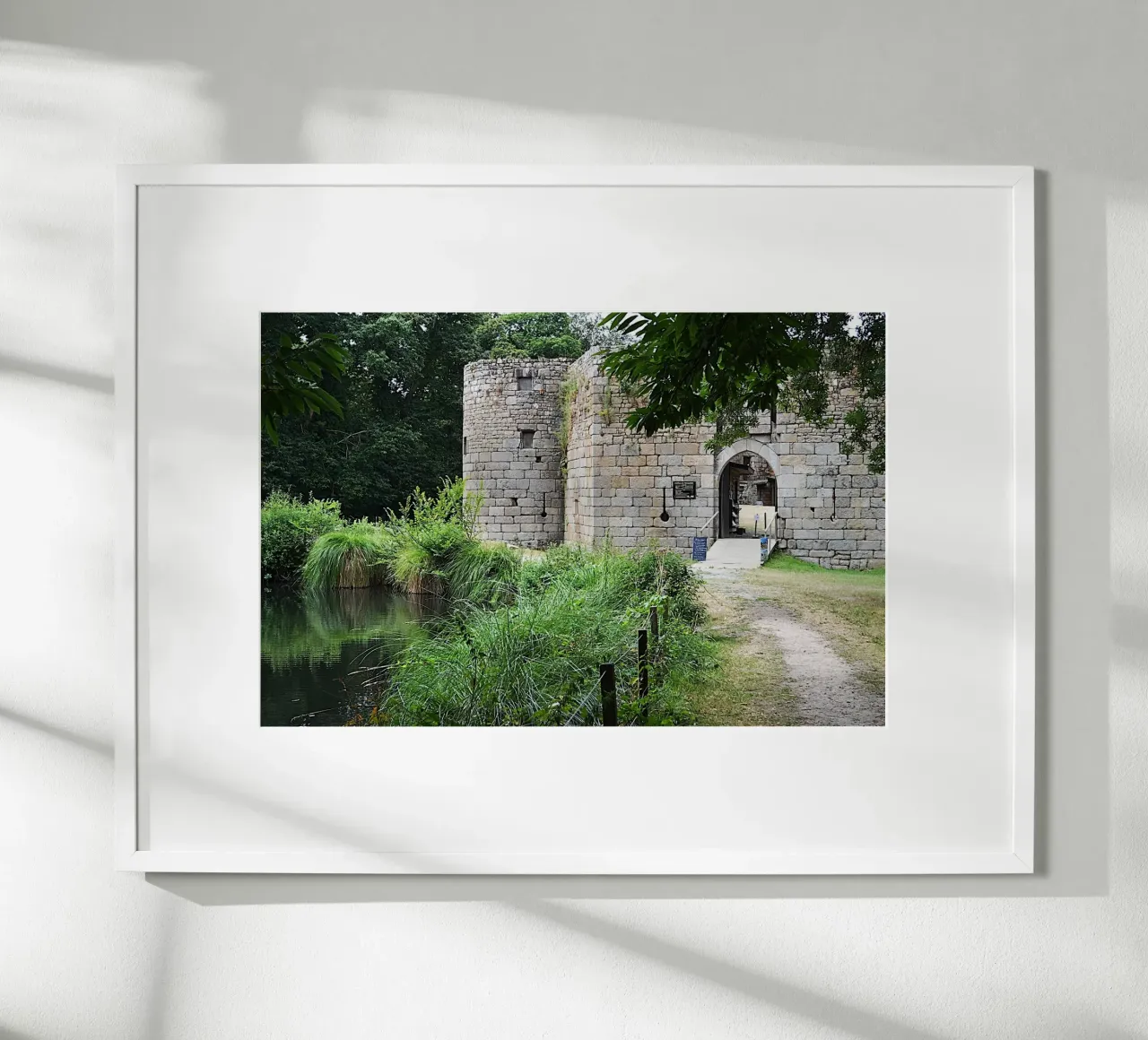 FAA351 CHATEAU DE TONQUEDEC poster con telaio in plastica da Thierry vobmann photography