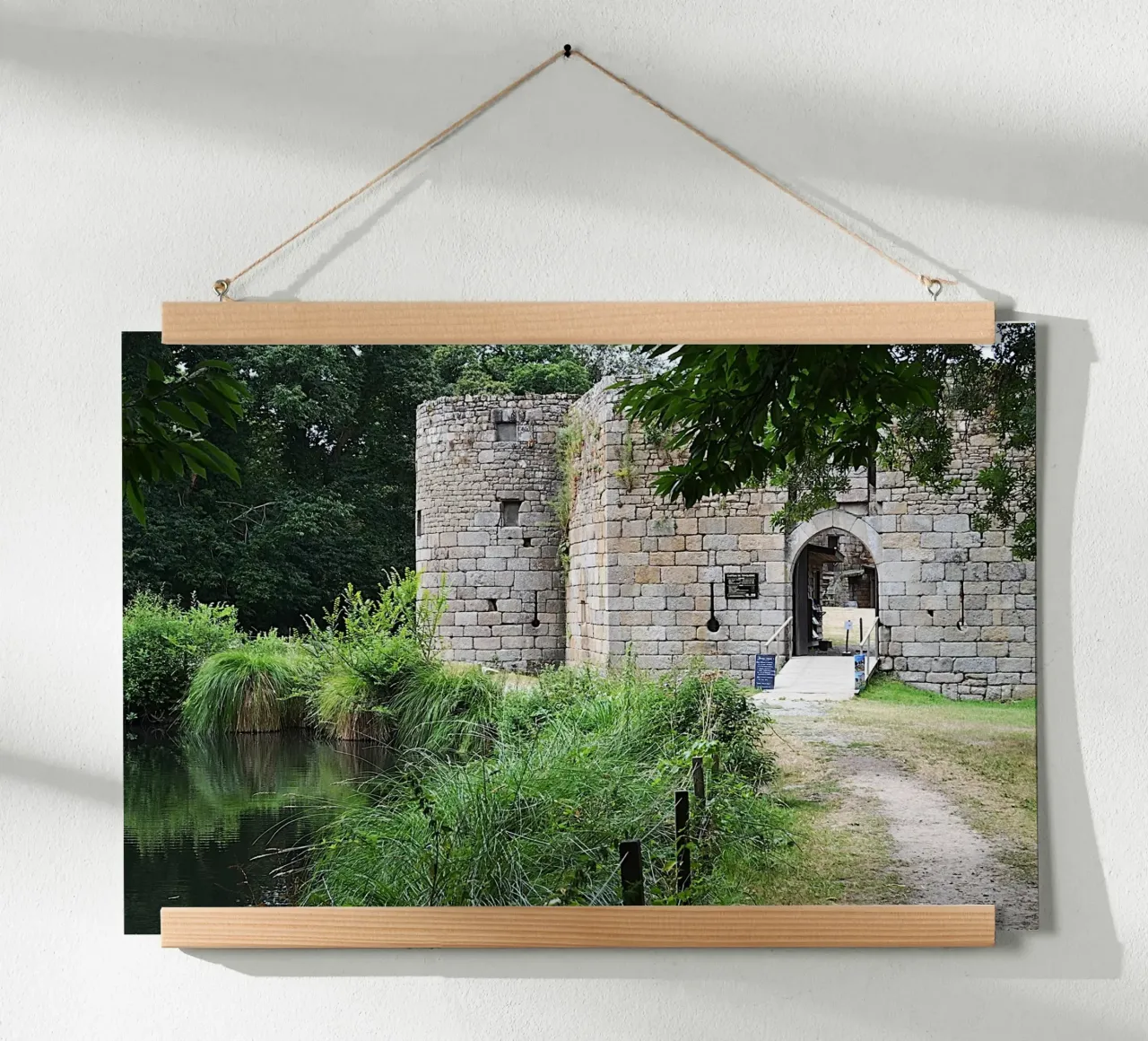 FAA351 CHATEAU DE TONQUEDEC poster con telaio in plastica da Thierry vobmann photography