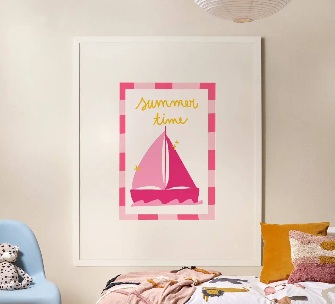 Poster rosa retrò Summertime Sailboat poster con telaio in alluminio da vintagepod