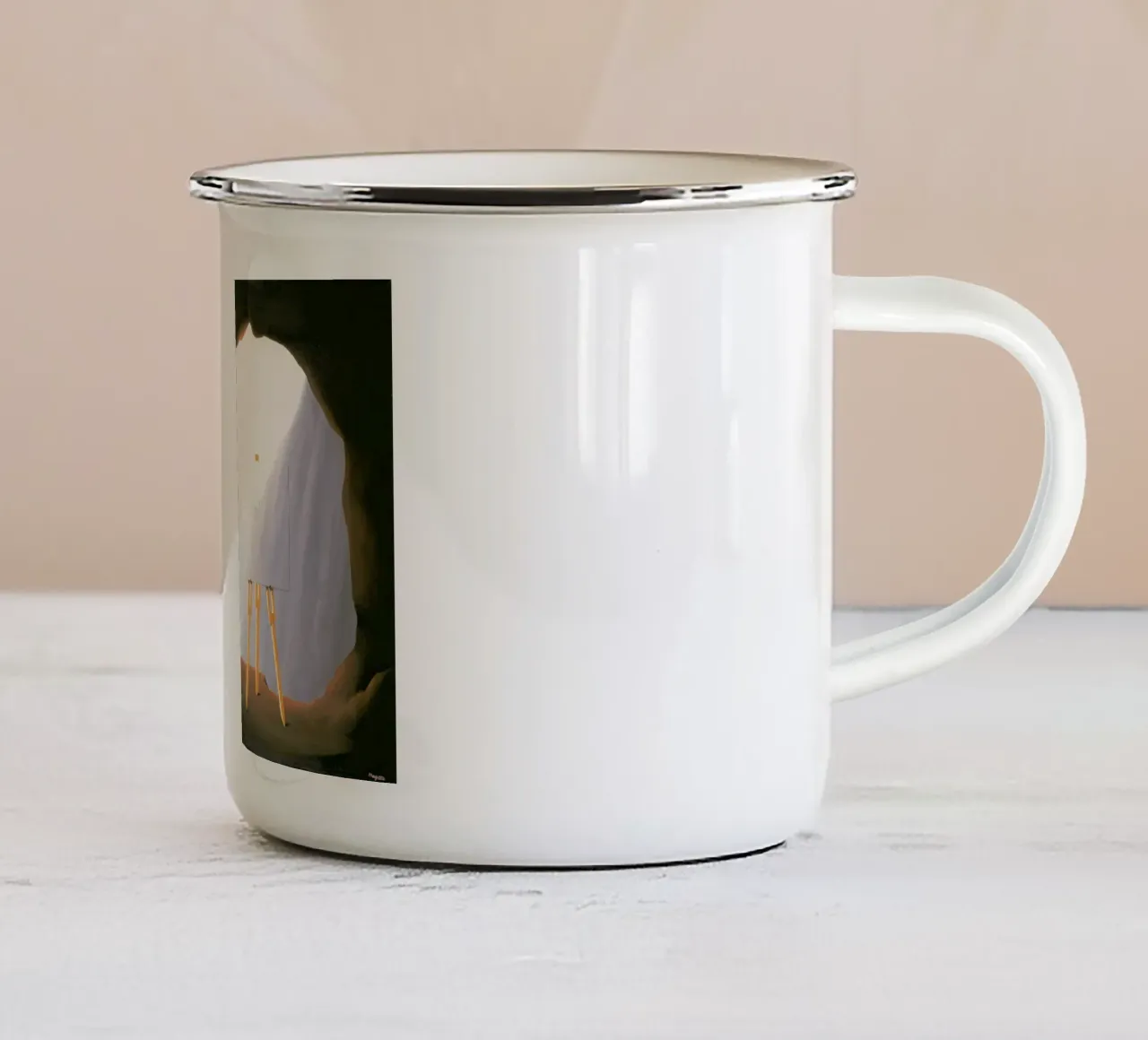René Magritte - La condizione umana (1933) tazza in smalto da Chérie Prints