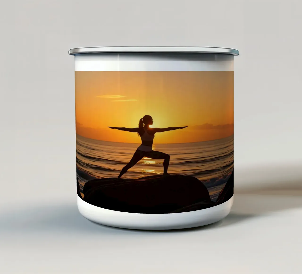 Donna che pratica il kata all'alba tazza in smalto da Magic Screen