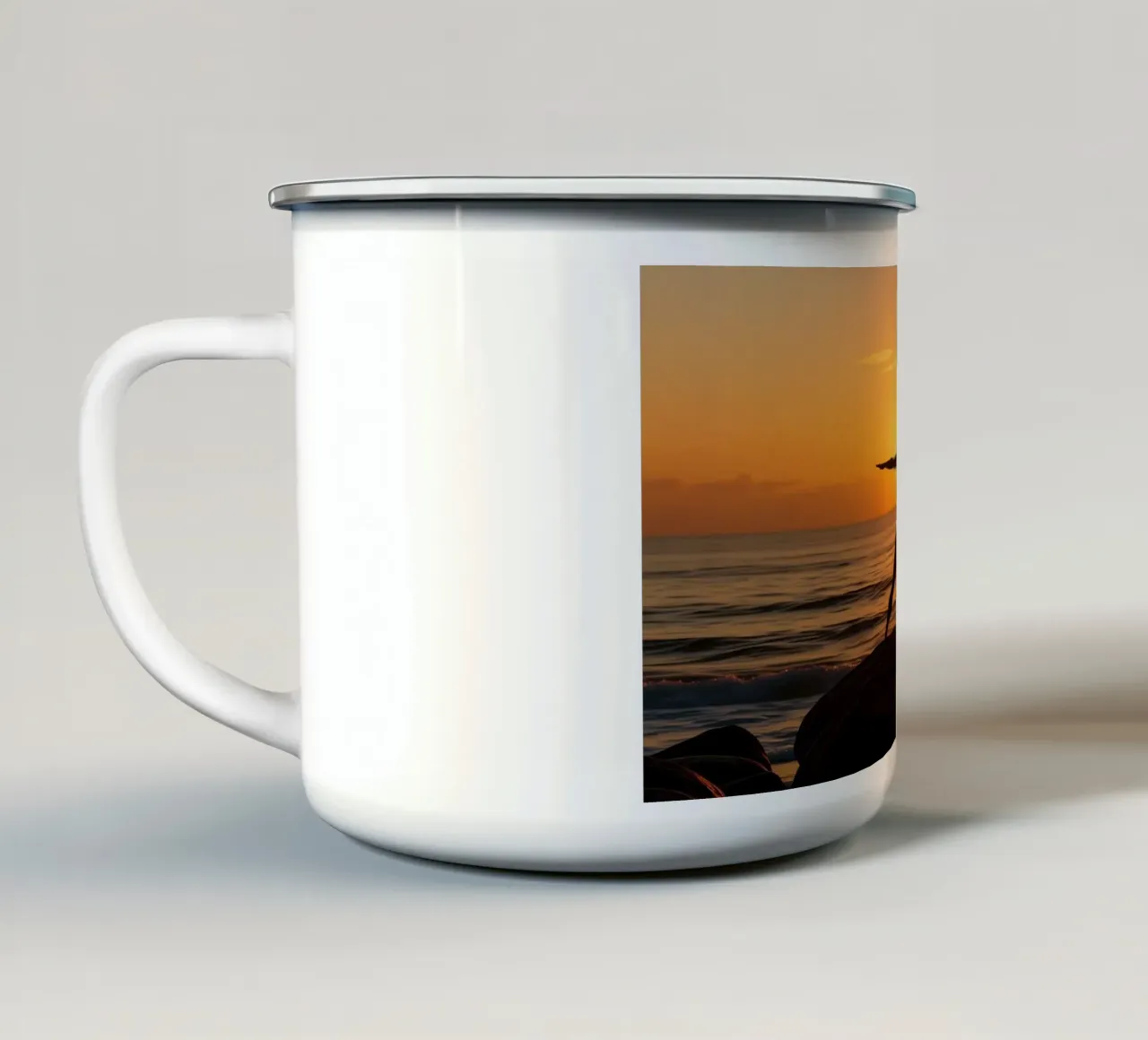 Donna che pratica il kata all'alba tazza in smalto da Magic Screen