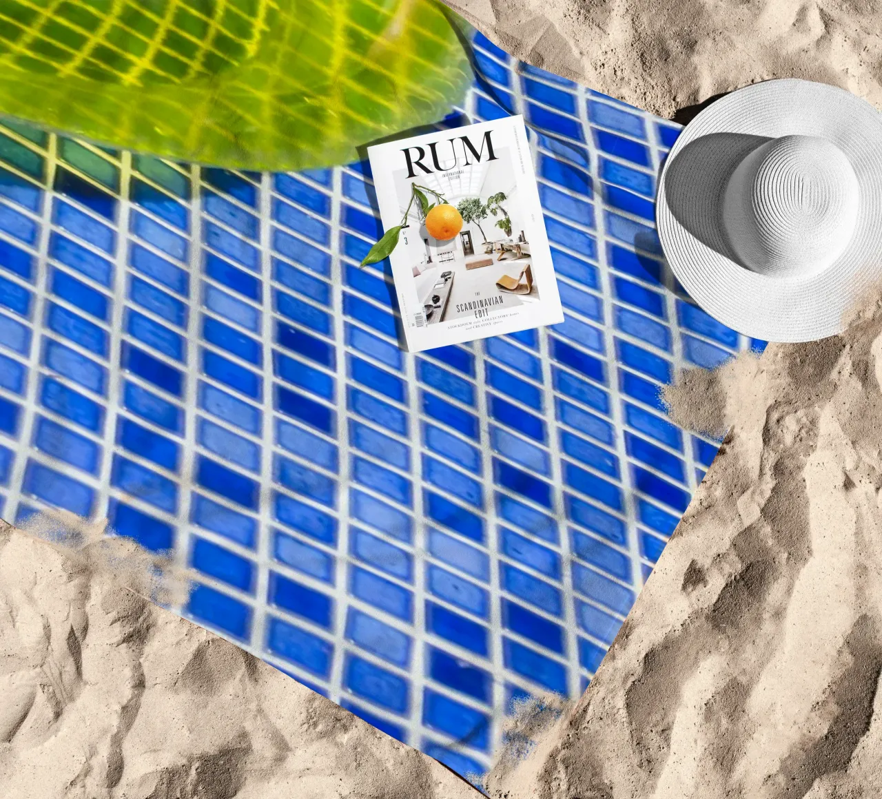 Pool #7 strandhanddoek van rafael campezato