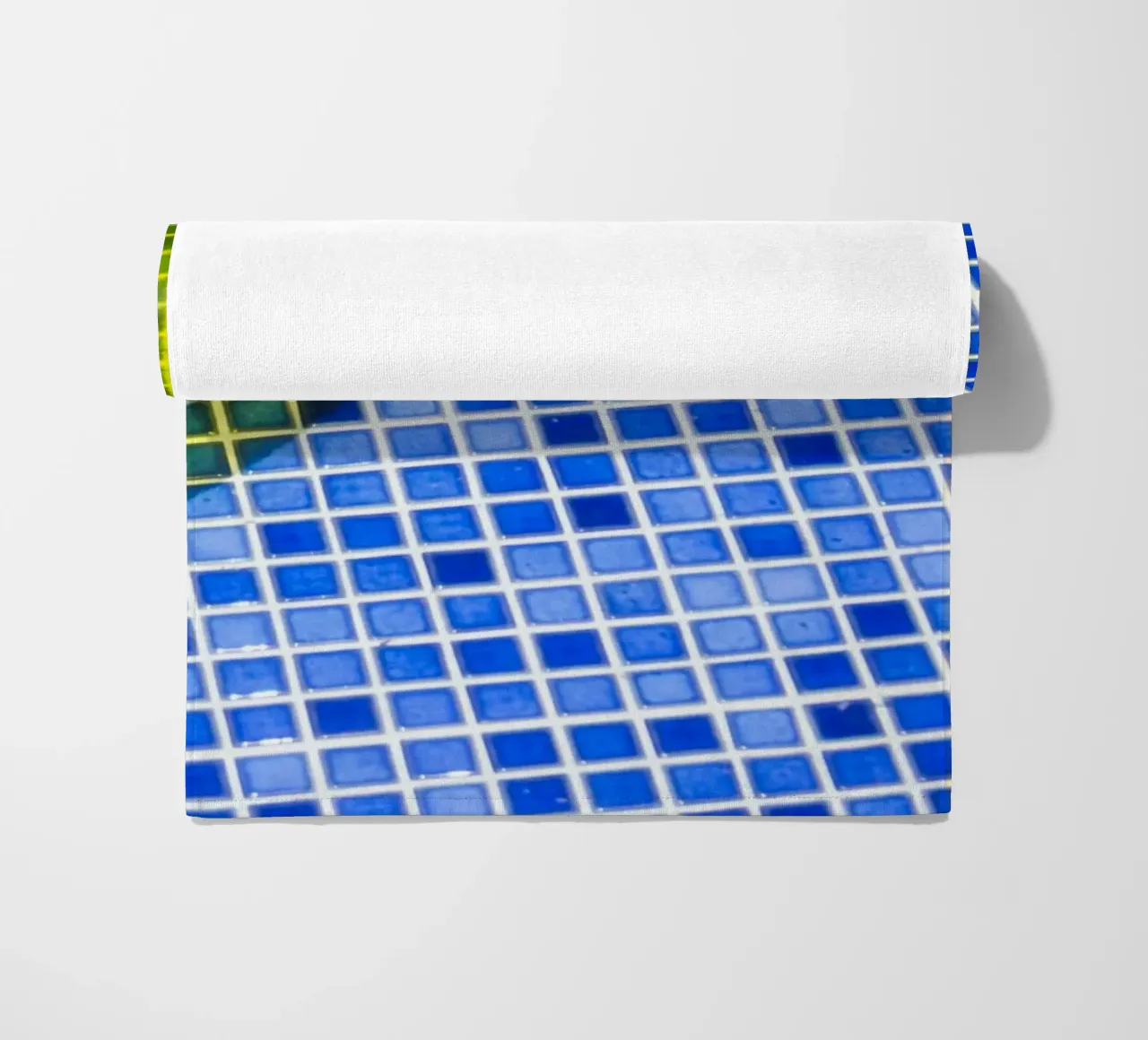 Pool #7 strandhanddoek van rafael campezato