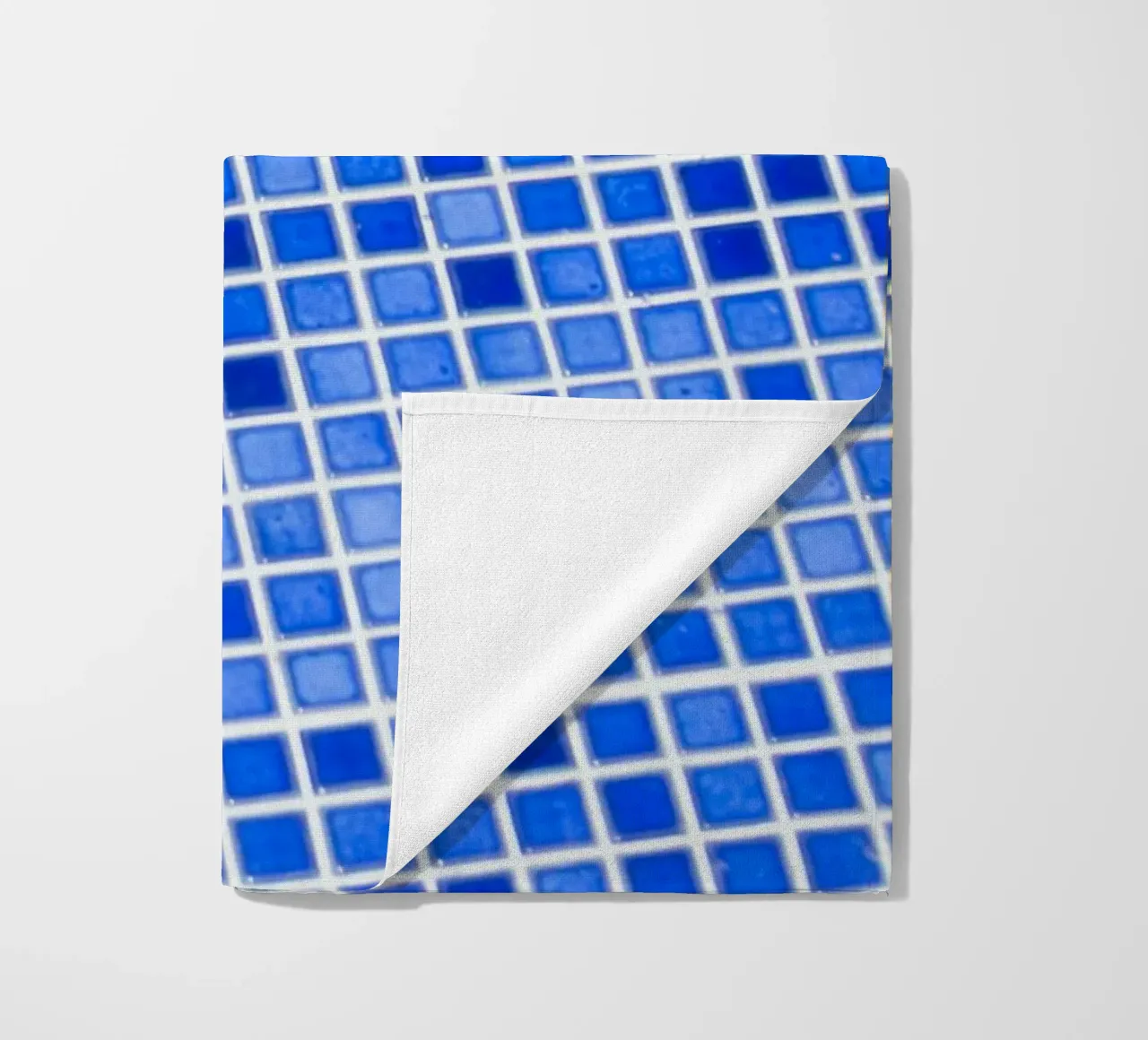 Pool #7 strandhanddoek van rafael campezato