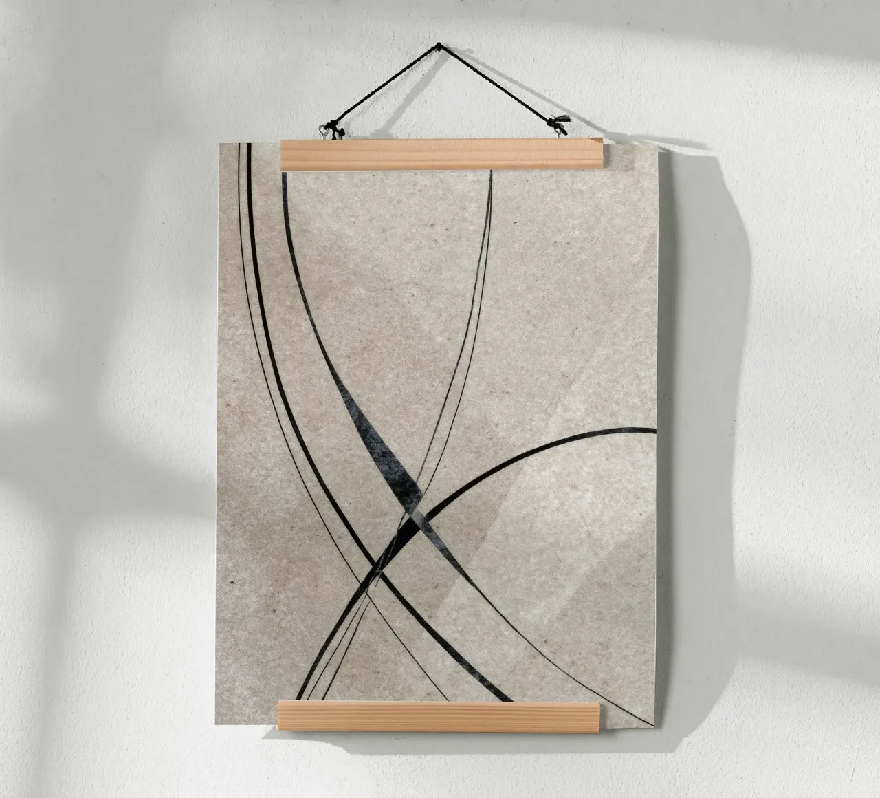 Minimalist Abstract Line Art on Textured Background Poster mit Holzrahmen von Artbyvo