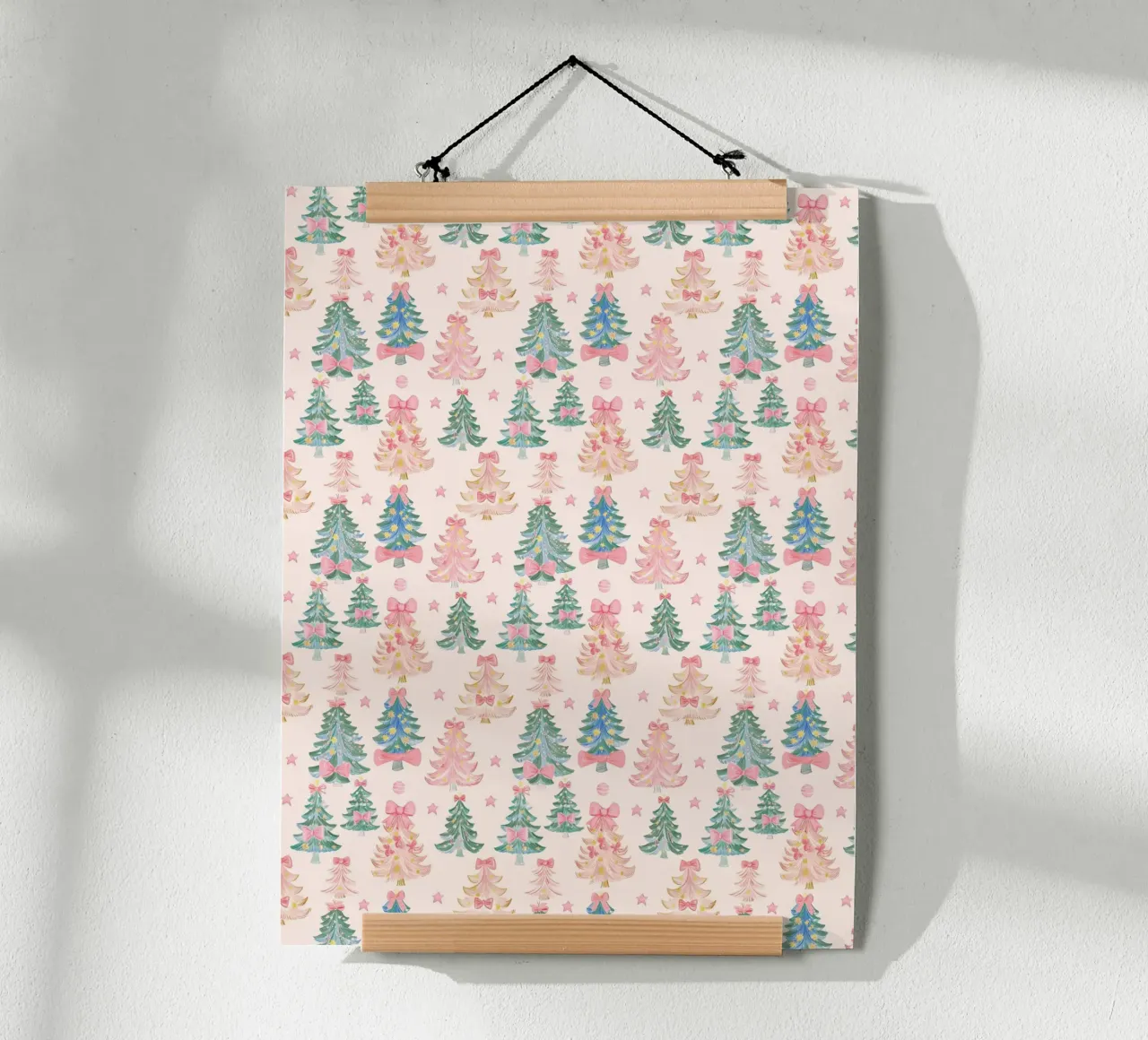 Alberi di Natale rosa vintage con fiocchi Coquette Boho Art poster da Gentle Echoes Art