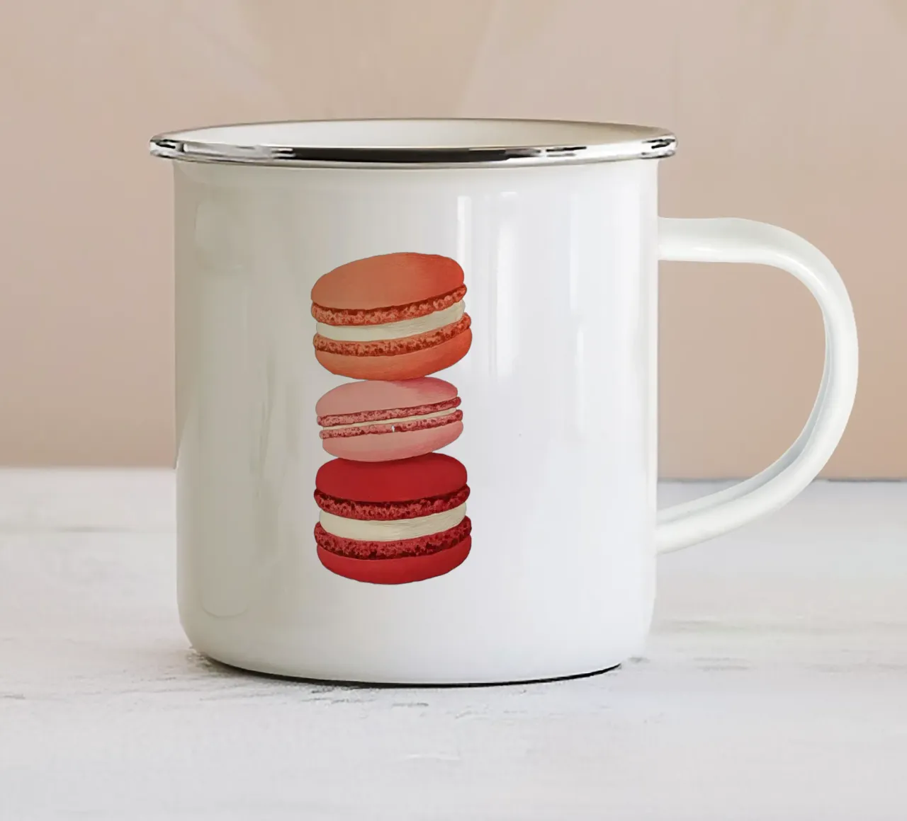 I macarons tazza in smalto da Curious Canvas