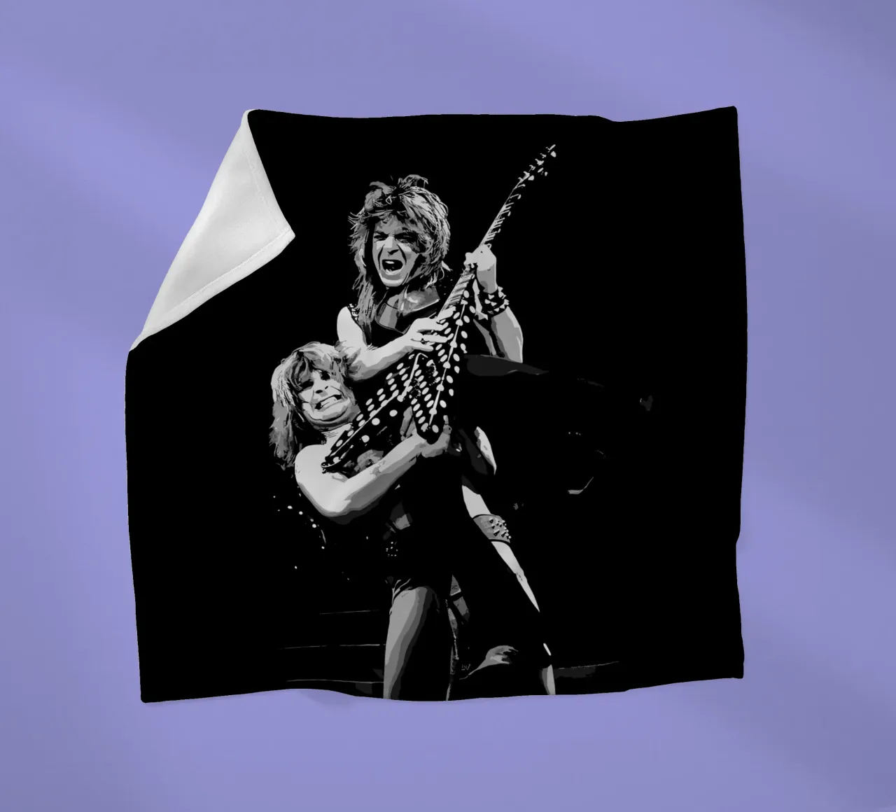 Performance di Ozzy Osbourne coperta in pile da shiners